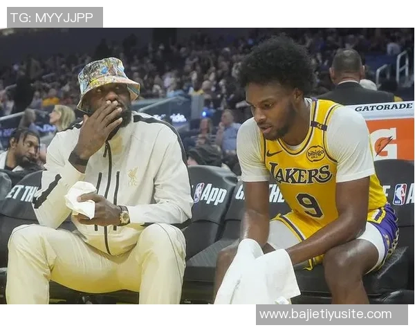 夸梅建议布朗尼学习基德技巧先适应三分再练习突破能力